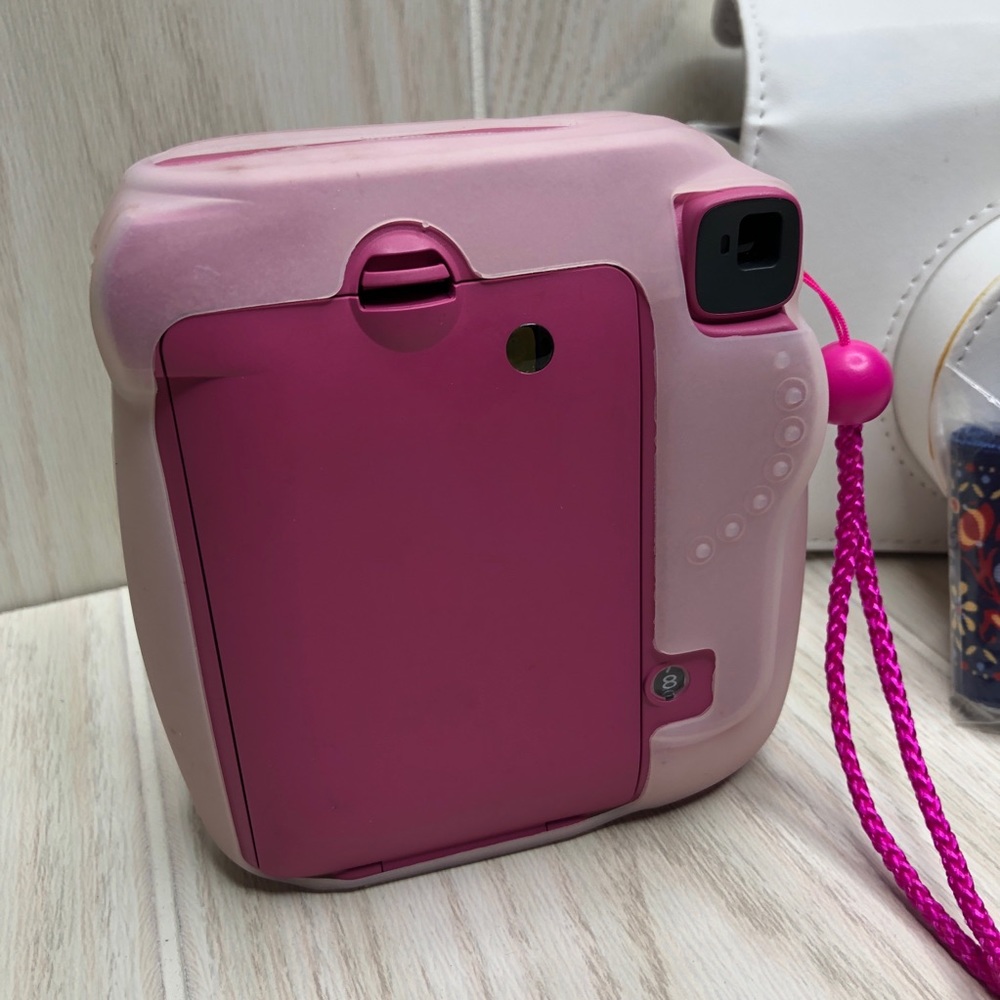 Fujifilm Instax Mini 8 Instant Pictures Polaroids - Picture 2 of 6
